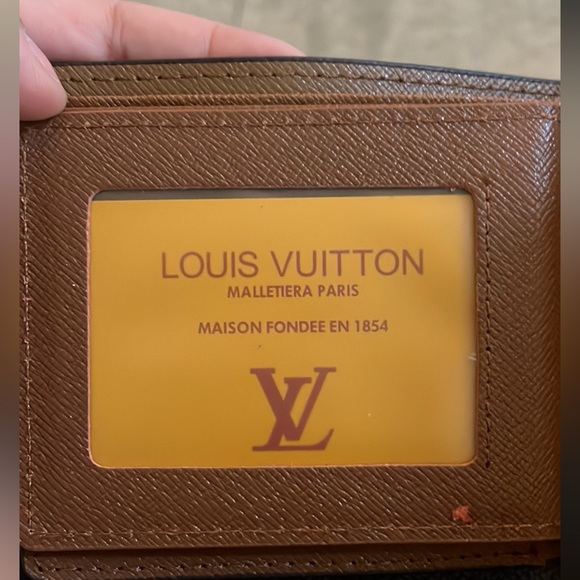 Men’s Louis Vuitton Leather Wallet/ LV Men’s Wallet - Picture 4 of 16